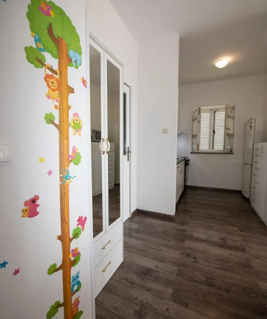 Apartment Miriam - 200M From Beach Ika