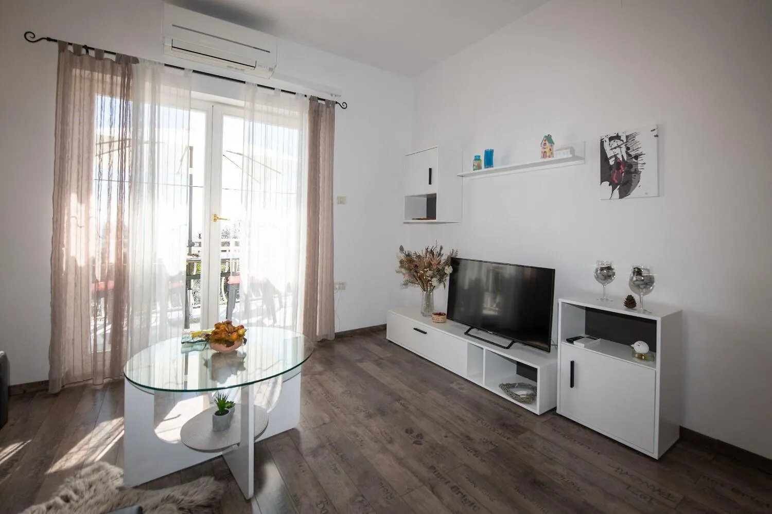 Apartment Miriam - 200M From Beach Ika Chorwacja