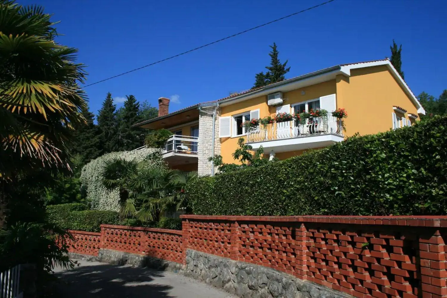 Apartment Miriam - 200M From Beach Ika Croatia