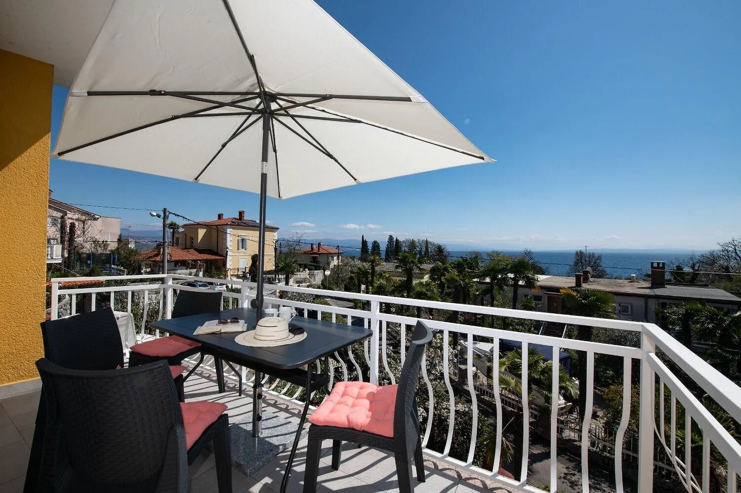 Apartment Miriam - 200M From Beach Ika Croatia