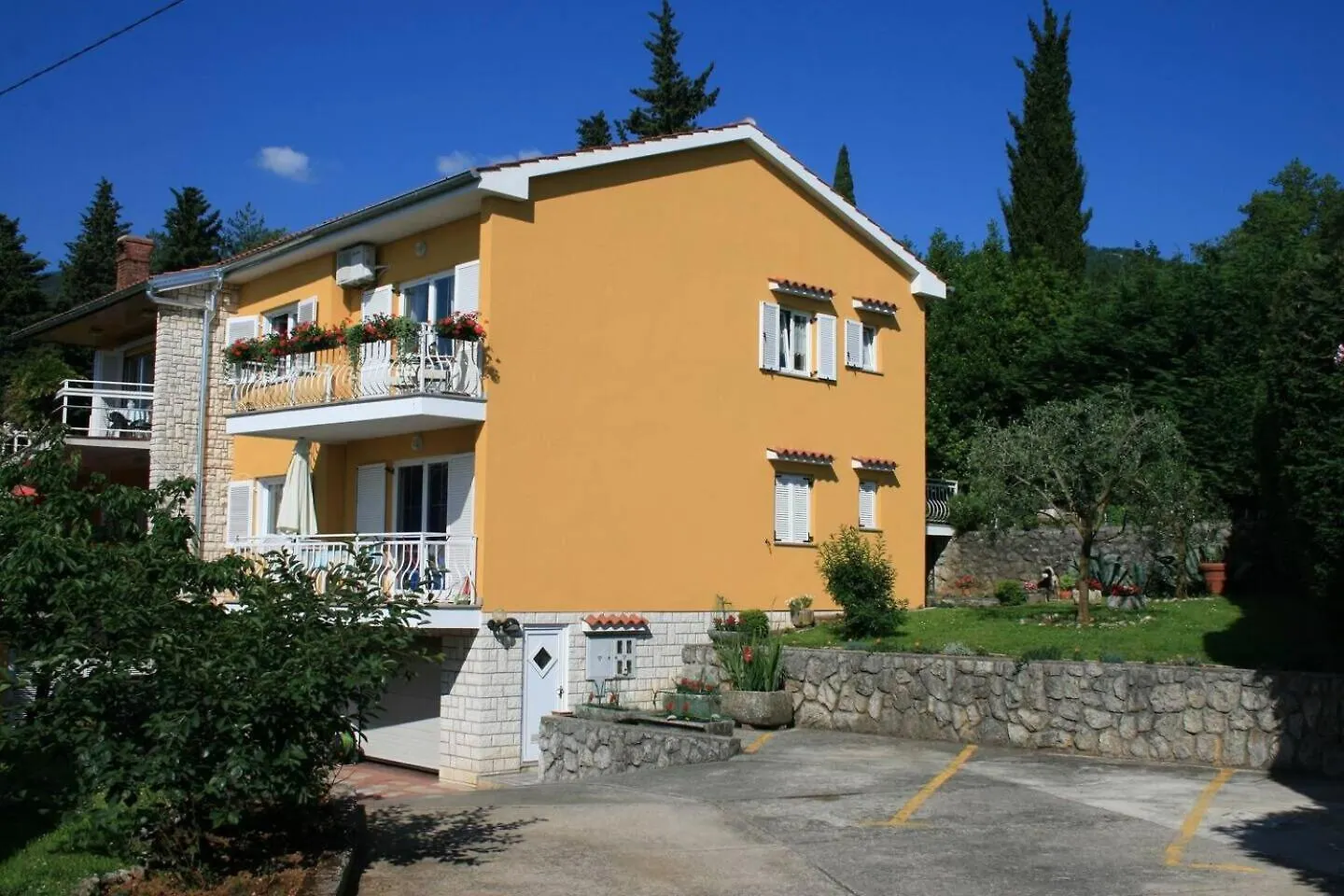 Apartment Miriam - 200M From Beach Ika 0*,