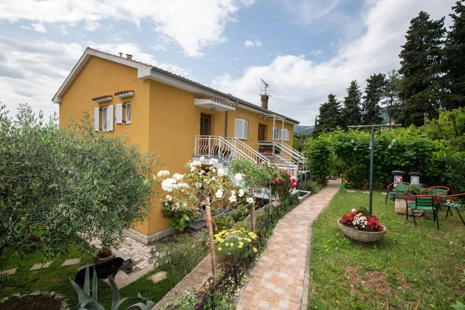 Apartment Miriam - 200M From Beach Ika Croatia